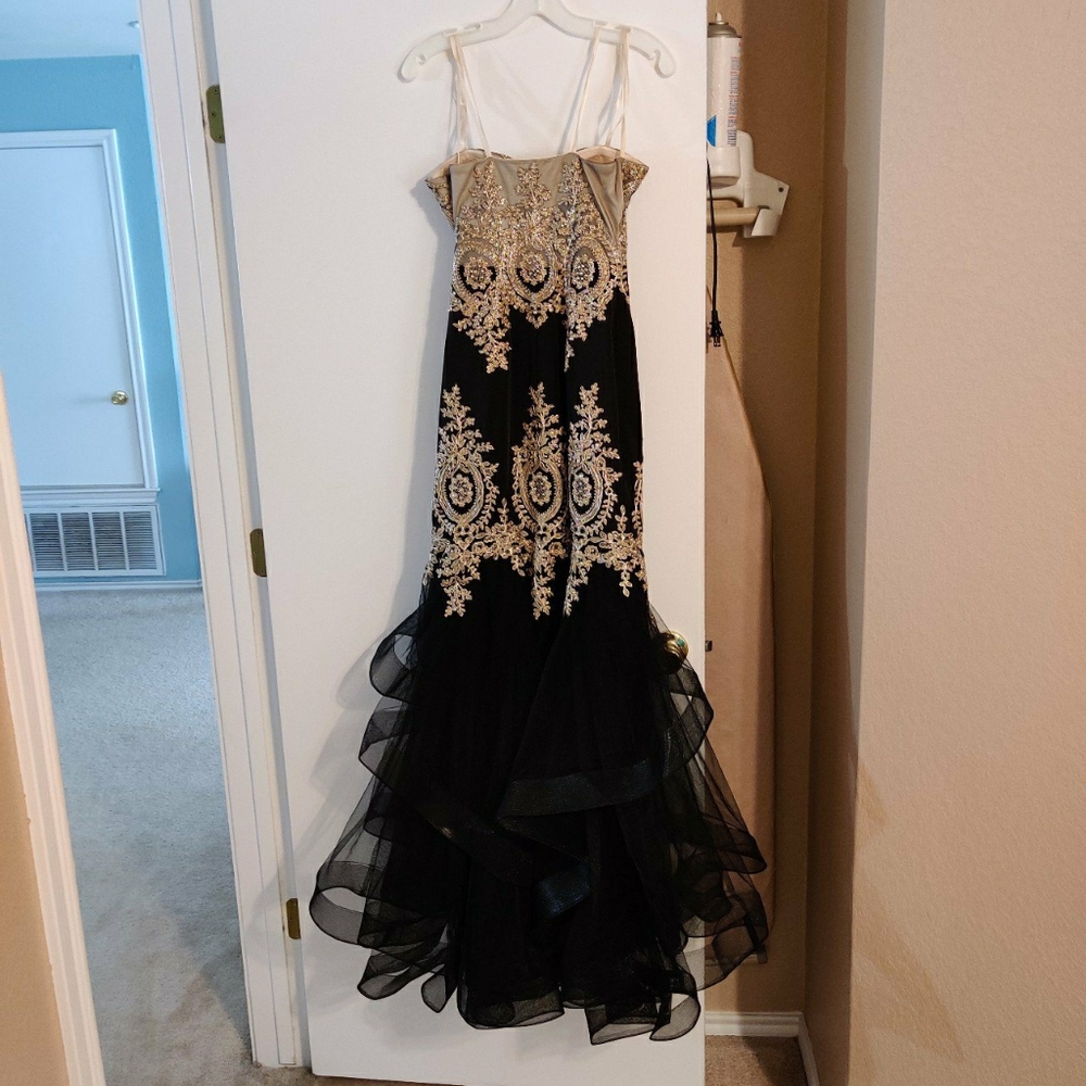 Night Studio Black and Gold Prom Dress Sz 2 - Picture 4 of 5